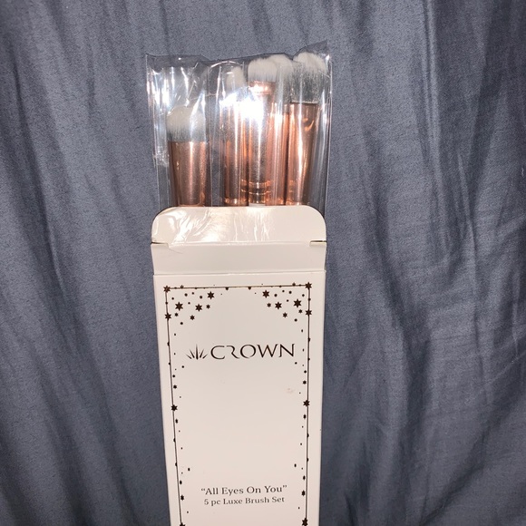 Eyeshadow brushes - Picture 2 of 2